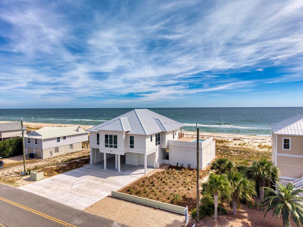 424 E Gorrie Dr, St. George Island 32328