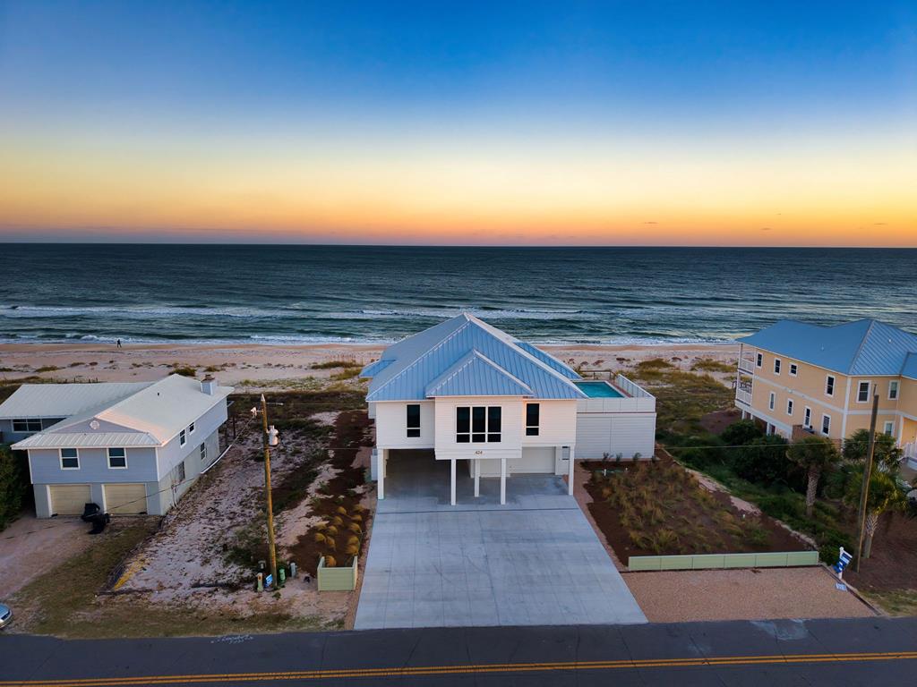 424 E Gorrie Dr, St. George Island 32328