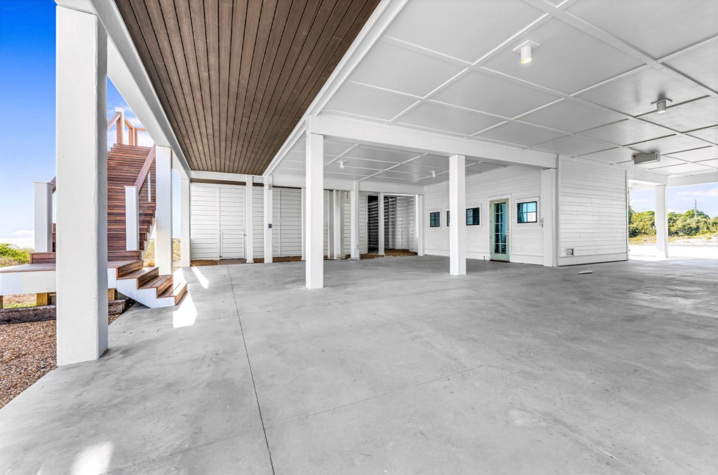 424 E Gorrie Dr, St. George Island 32328