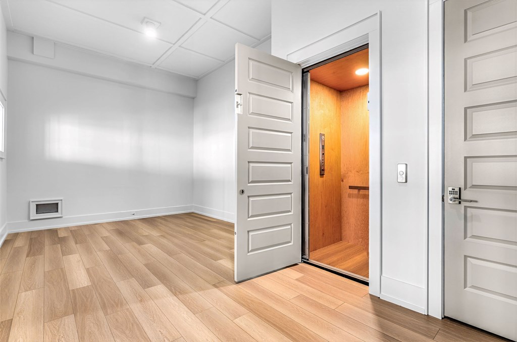 424 E Gorrie Dr, St. George Island 32328