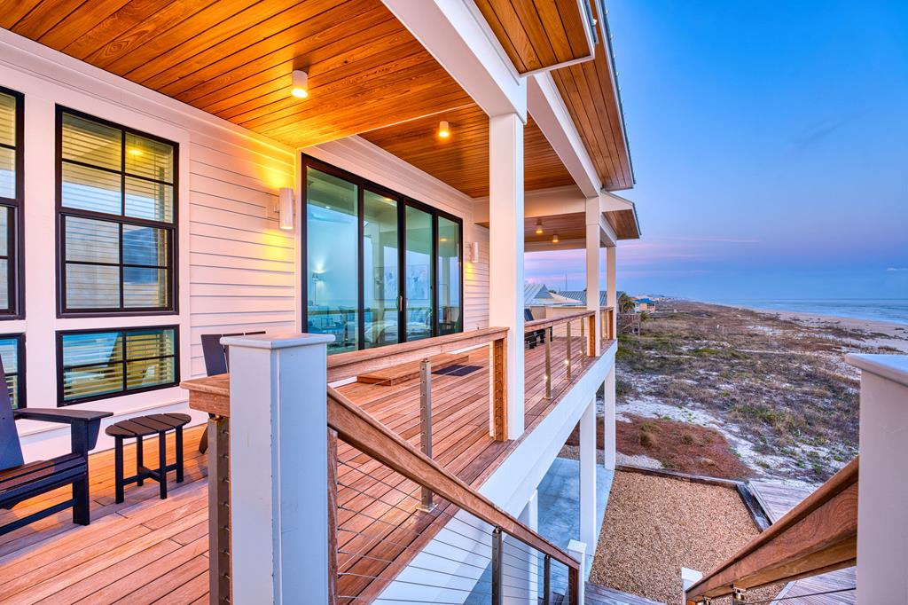 424 E Gorrie Dr, St. George Island 32328