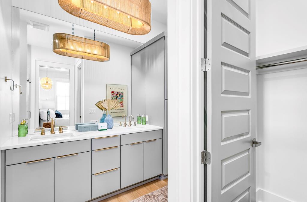 424 E Gorrie Dr, St. George Island 32328