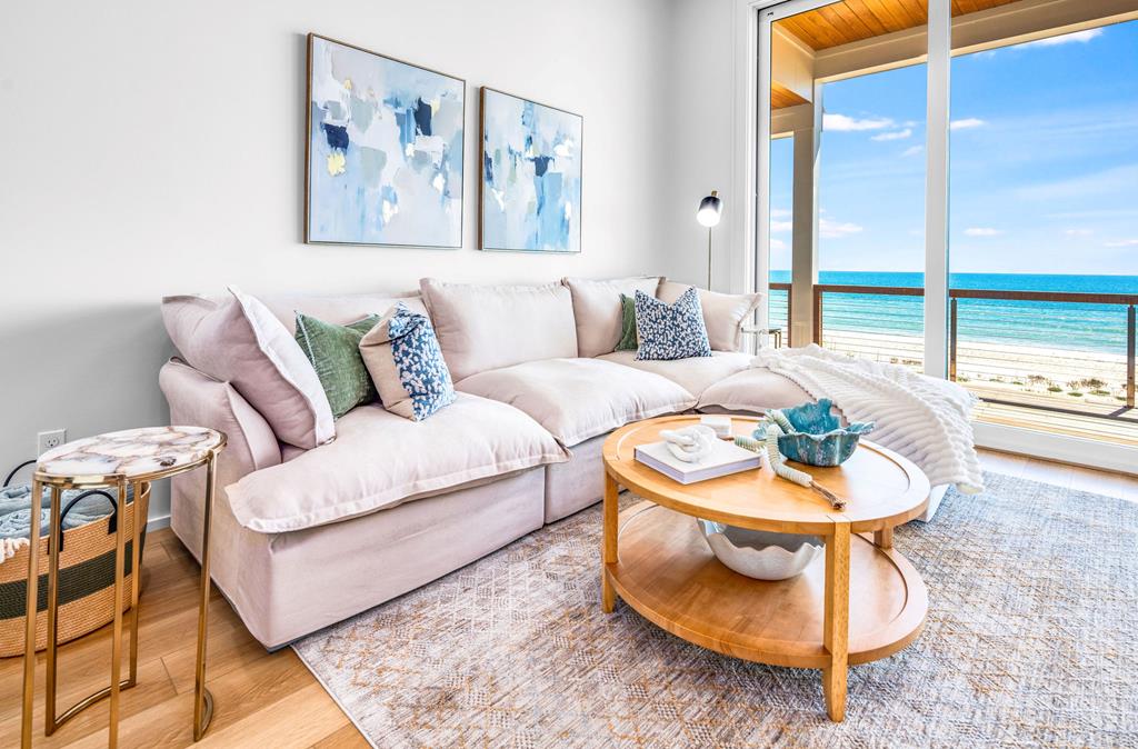 424 E Gorrie Dr, St. George Island 32328