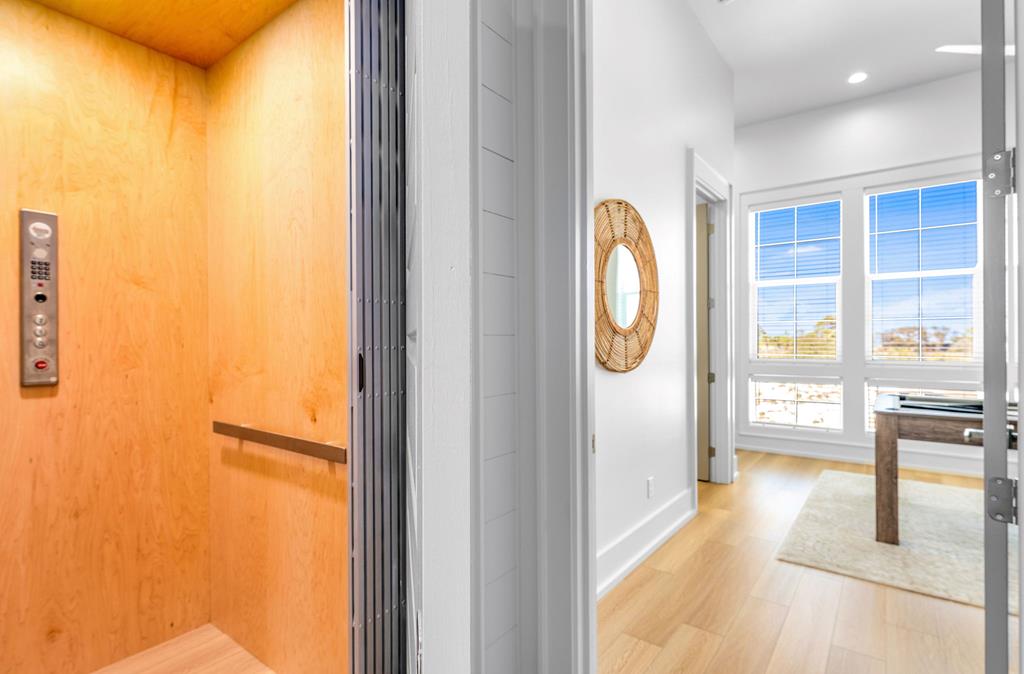 424 E Gorrie Dr, St. George Island 32328