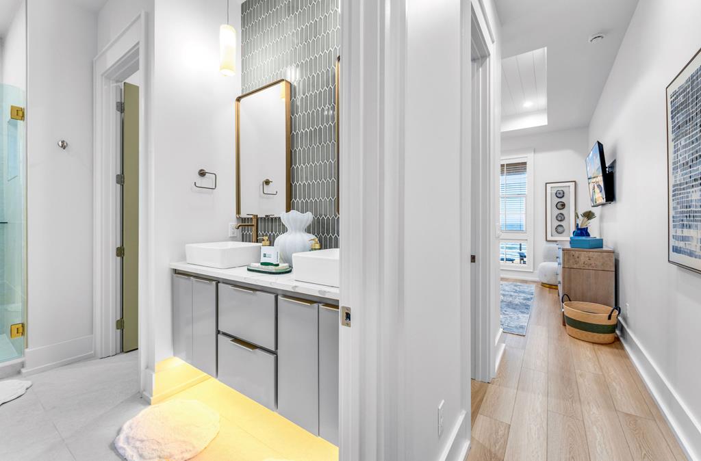 424 E Gorrie Dr, St. George Island 32328