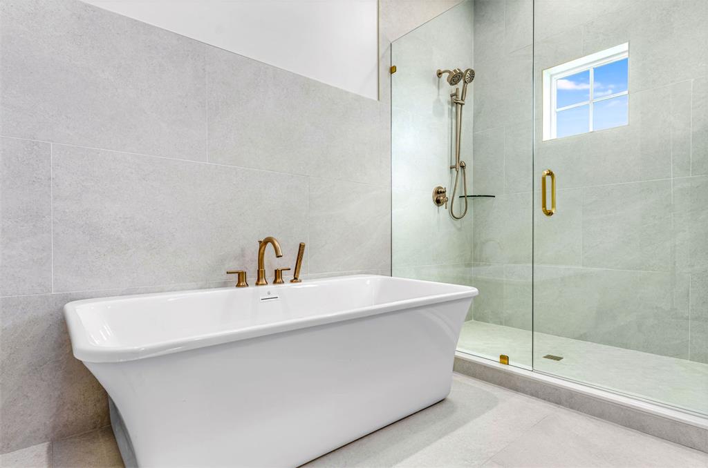 424 E Gorrie Dr, St. George Island 32328