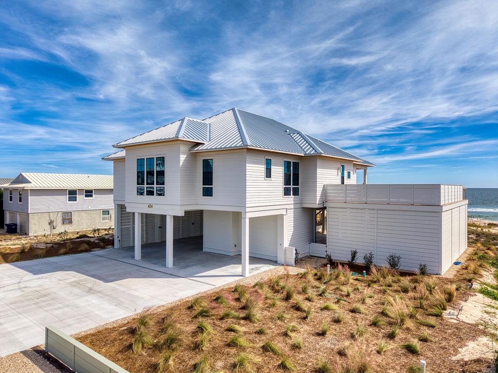 424 E Gorrie Dr, St. George Island 32328