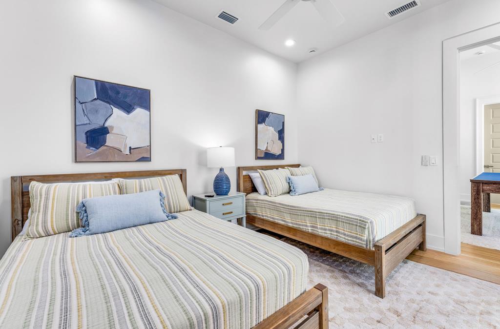 424 E Gorrie Dr, St. George Island 32328