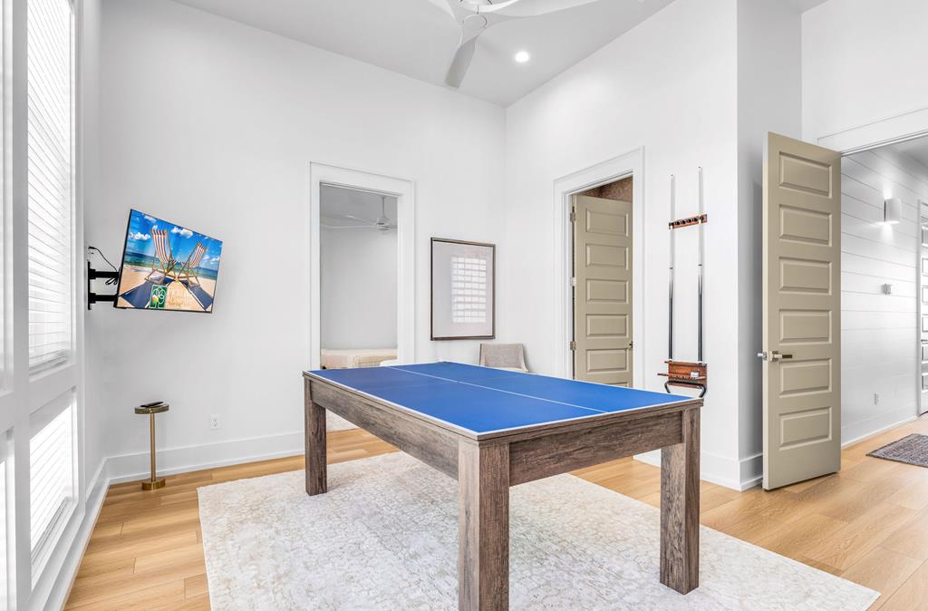 424 E Gorrie Dr, St. George Island 32328