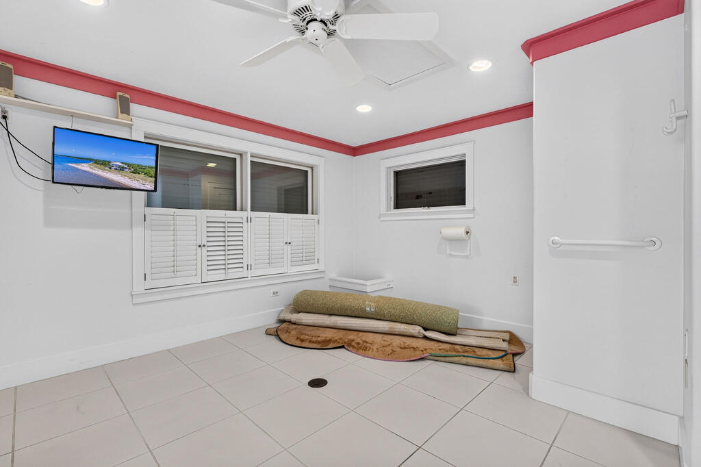 2904 Hidden Beaches Rd, 32322