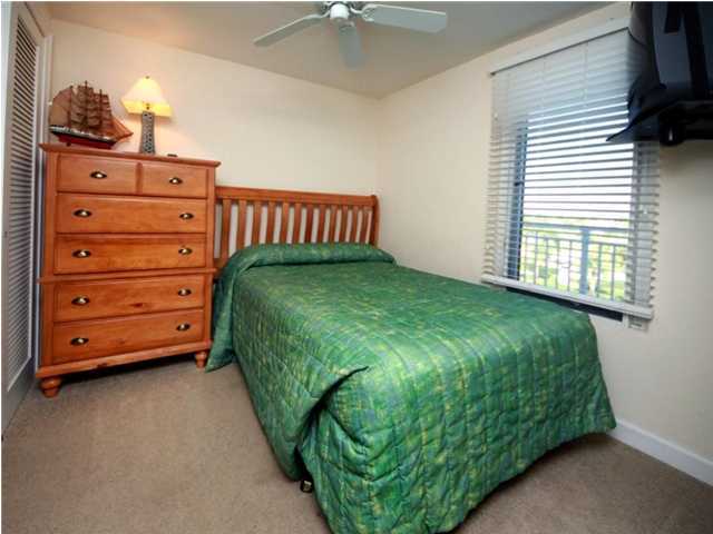 1751 Scenic Hwy, 403