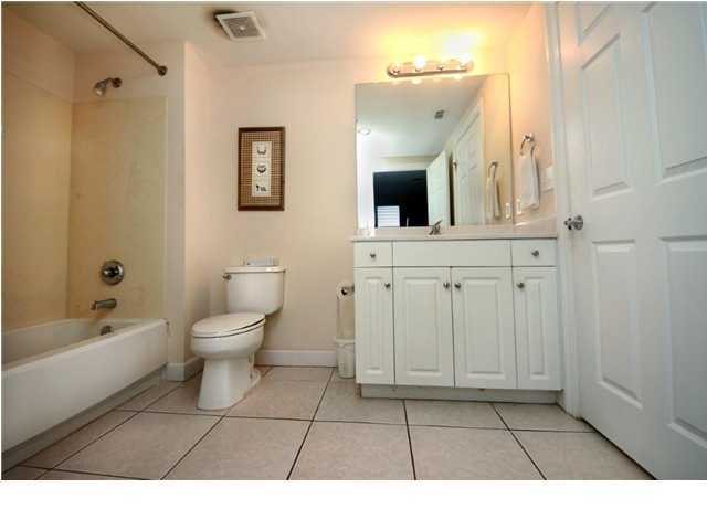 1751 Scenic Hwy, 403