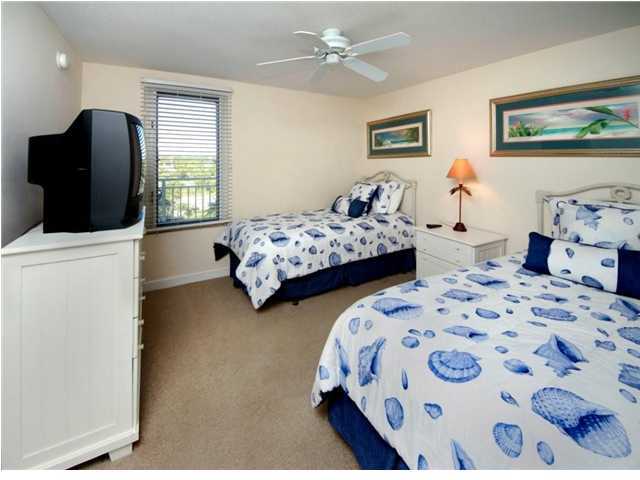 1751 Scenic Hwy, 403