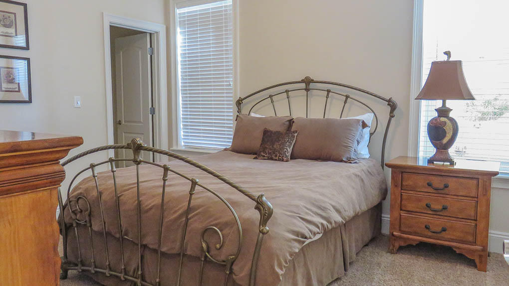 2421 W County Highway 30A, UNIT B101