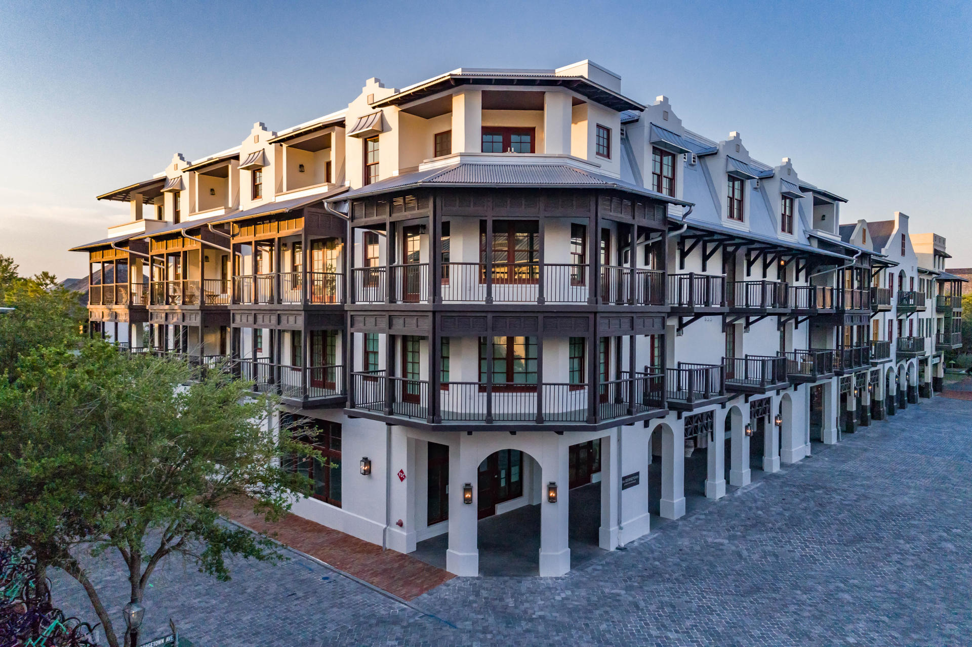 46 N Barrett Square, Unit #202