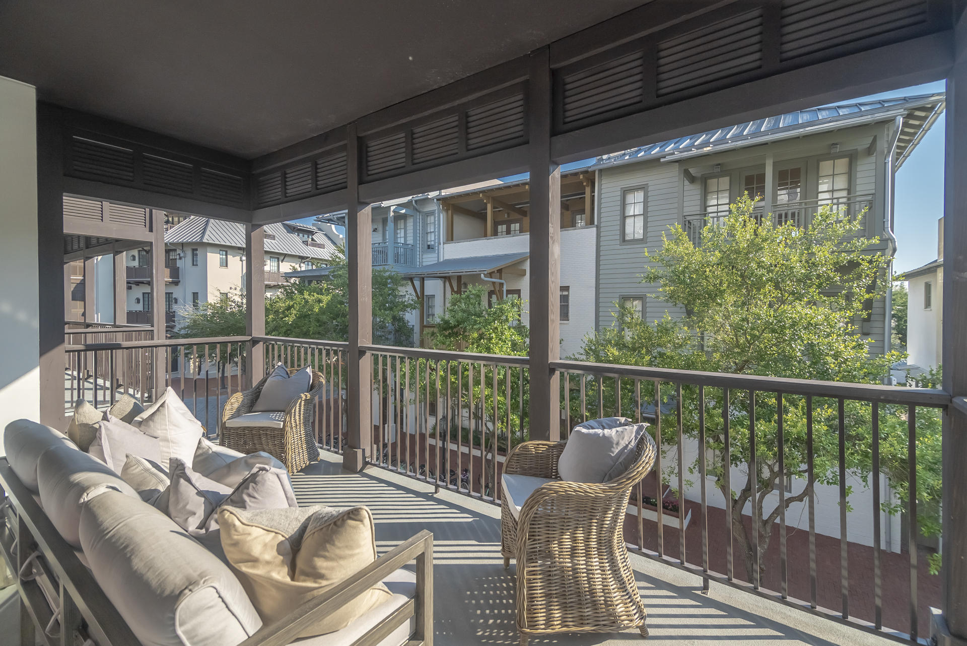46 N Barrett Square, Unit #202