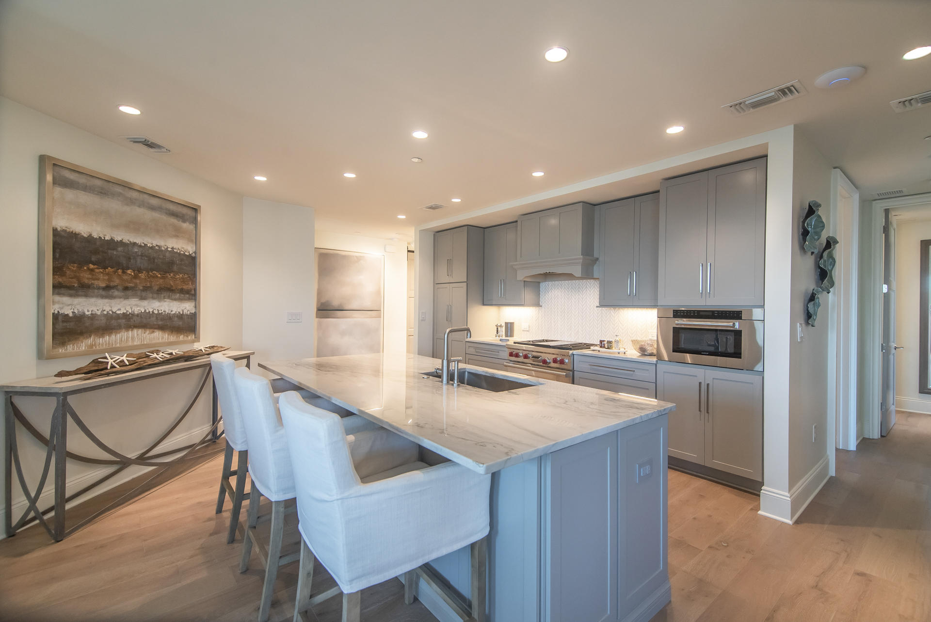 46 N Barrett Square, Unit #401