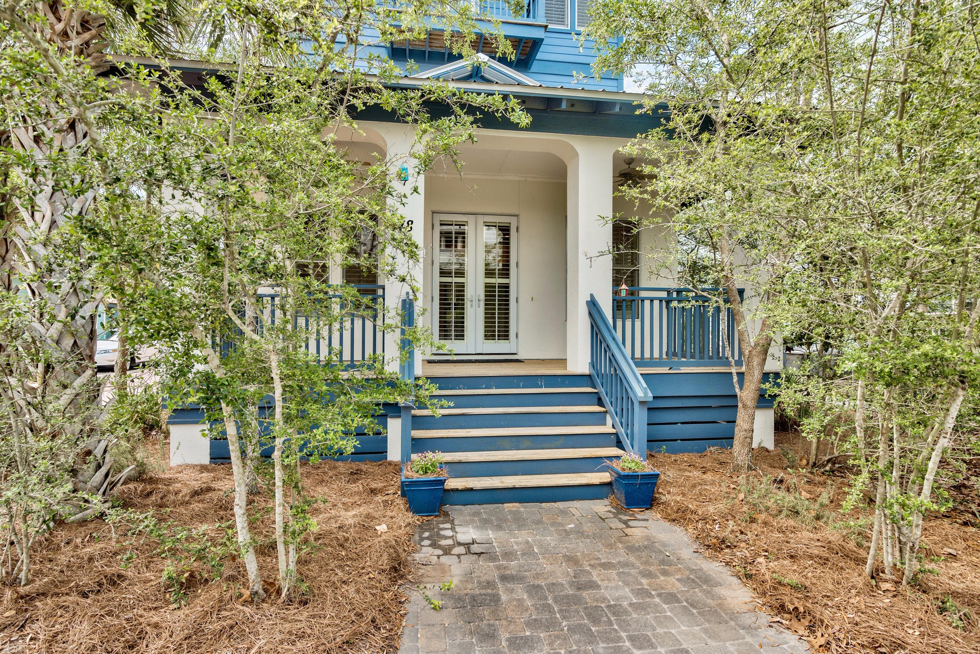 48 SURFER Lane