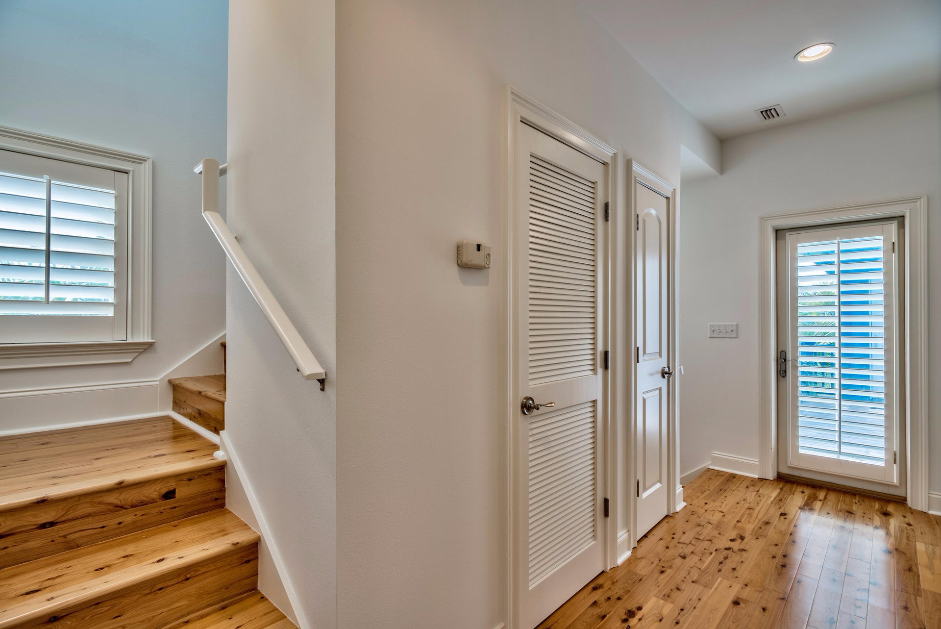 48 SURFER Lane