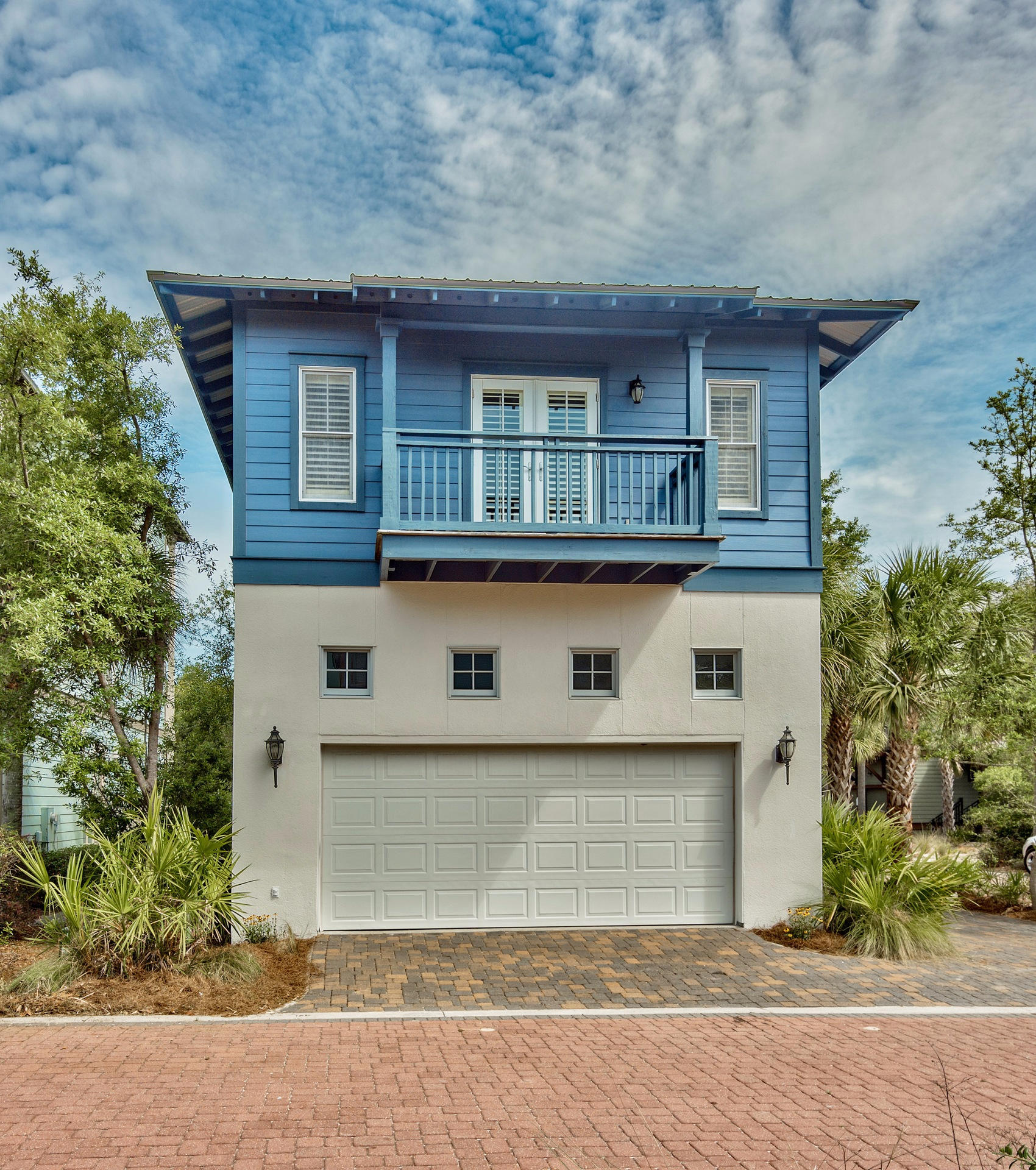 48 SURFER Lane