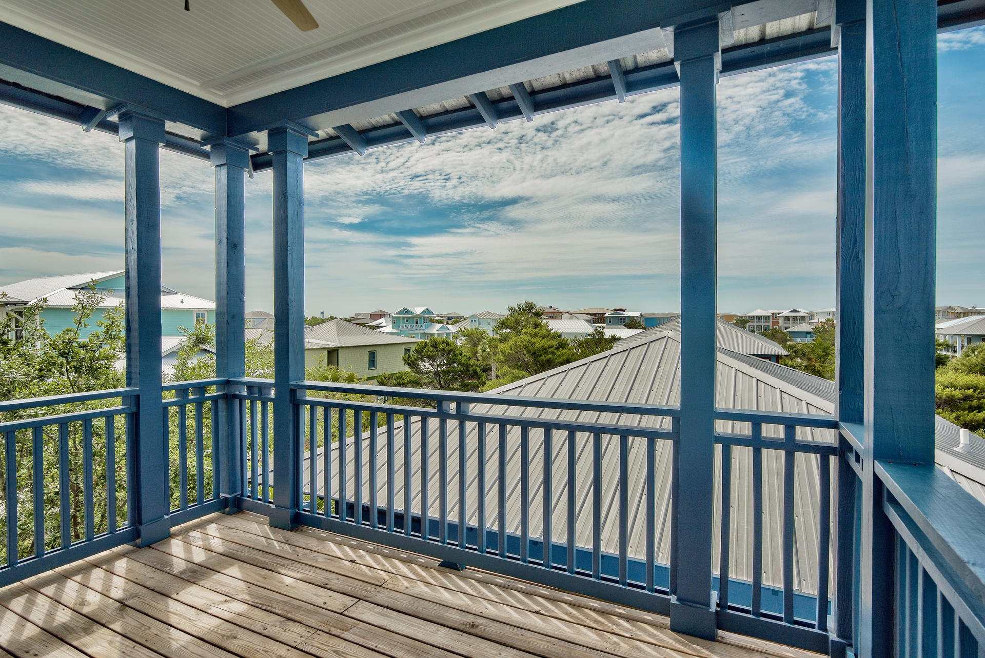 48 SURFER Lane