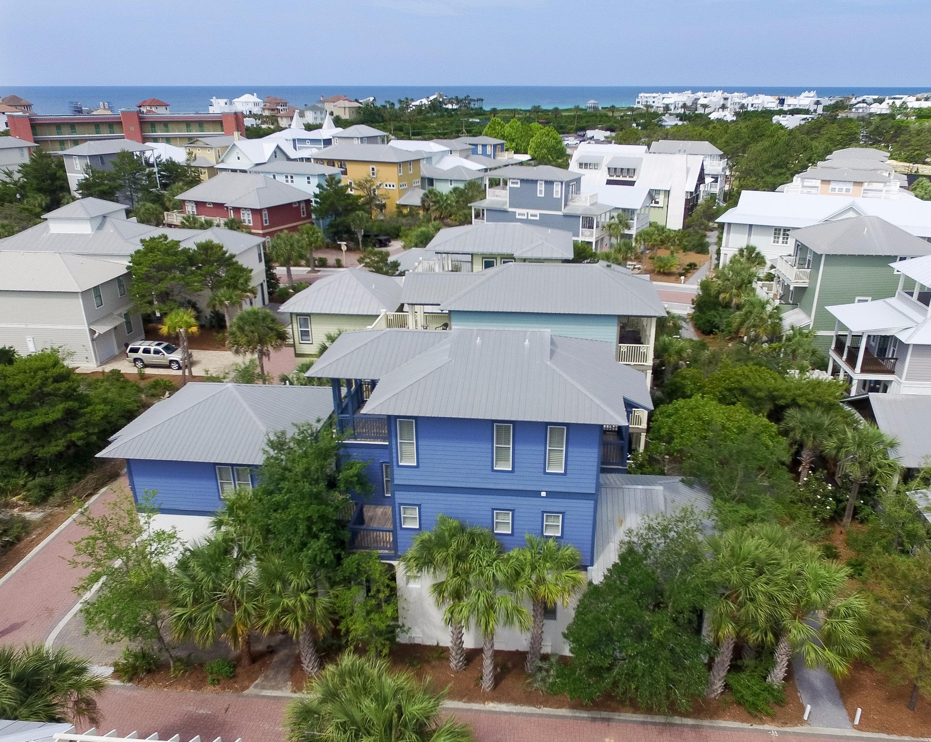 48 SURFER Lane