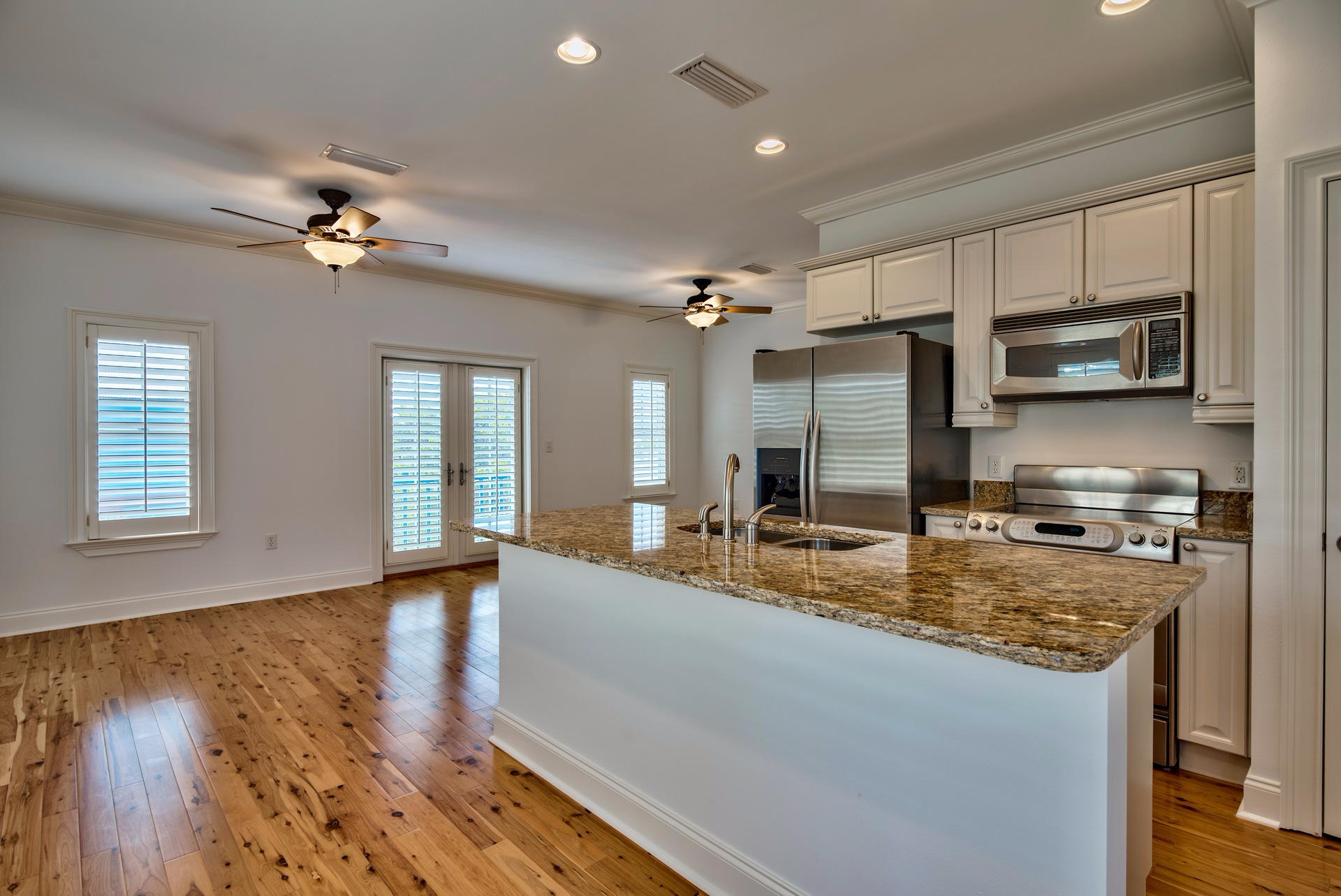 48 SURFER Lane