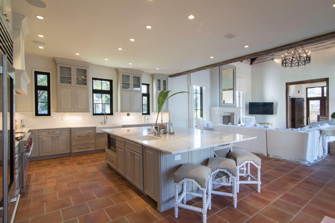 112 W Kingston Road