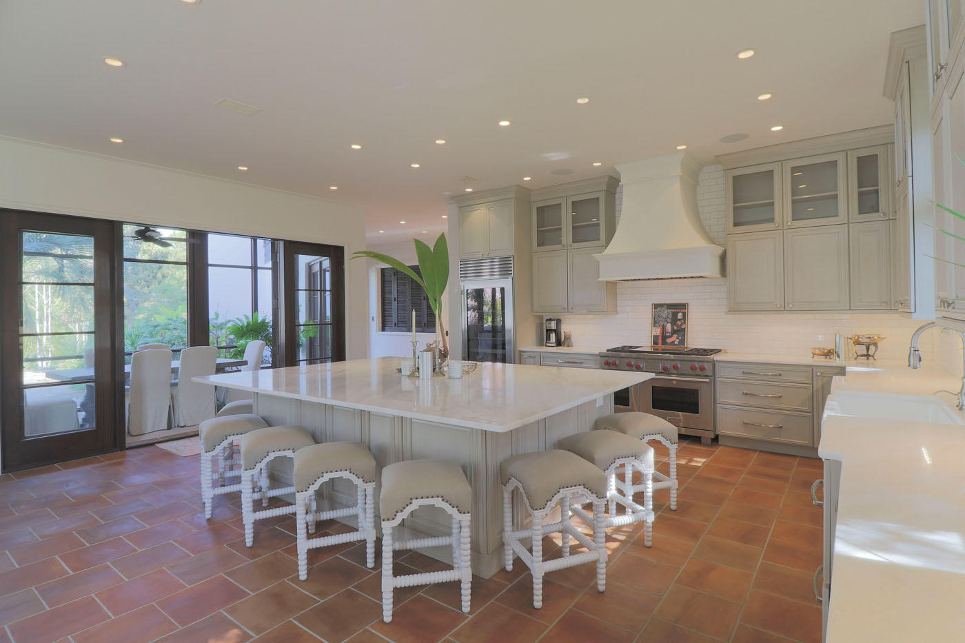 112 W Kingston Road