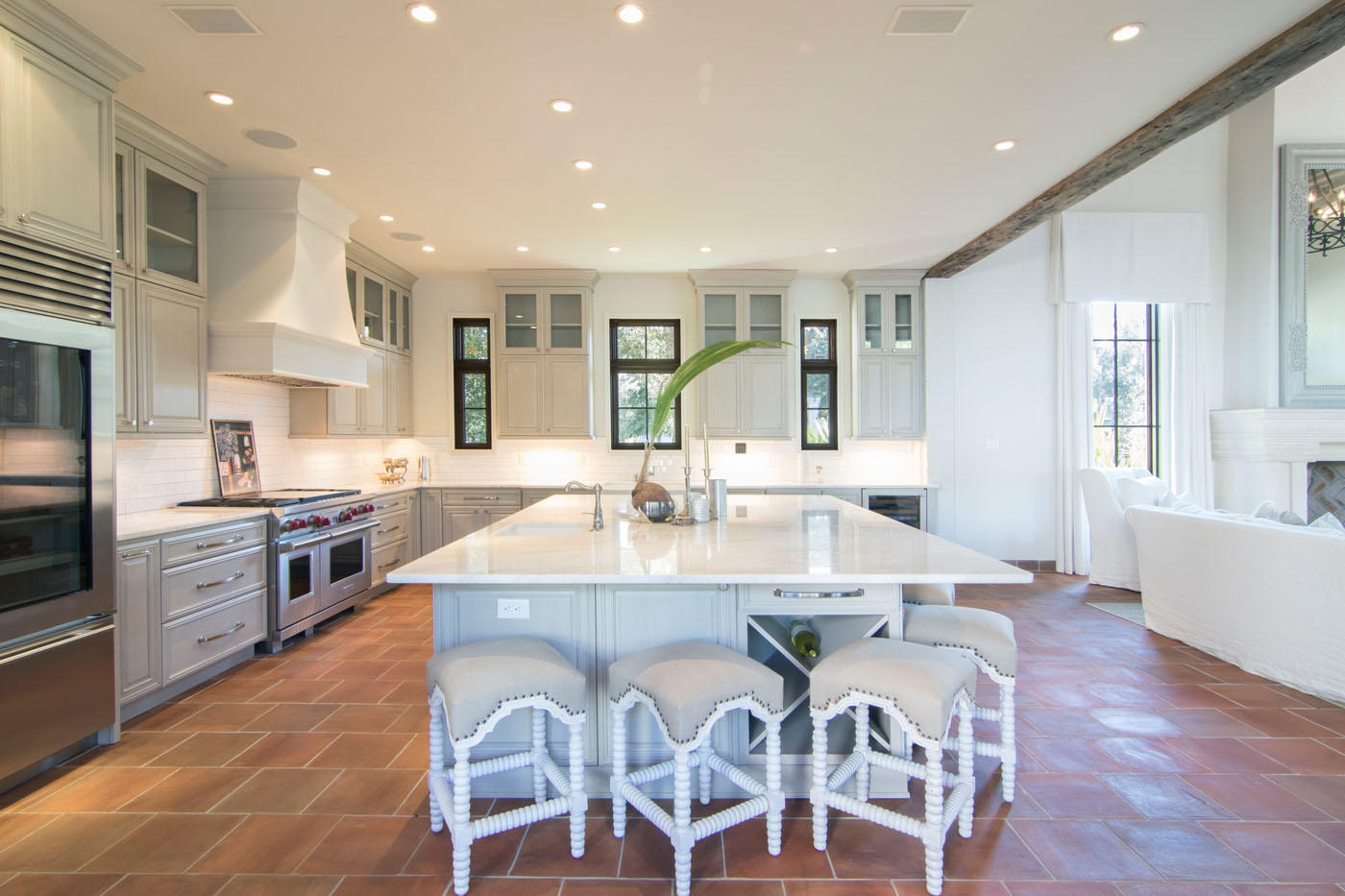 112 W Kingston Road