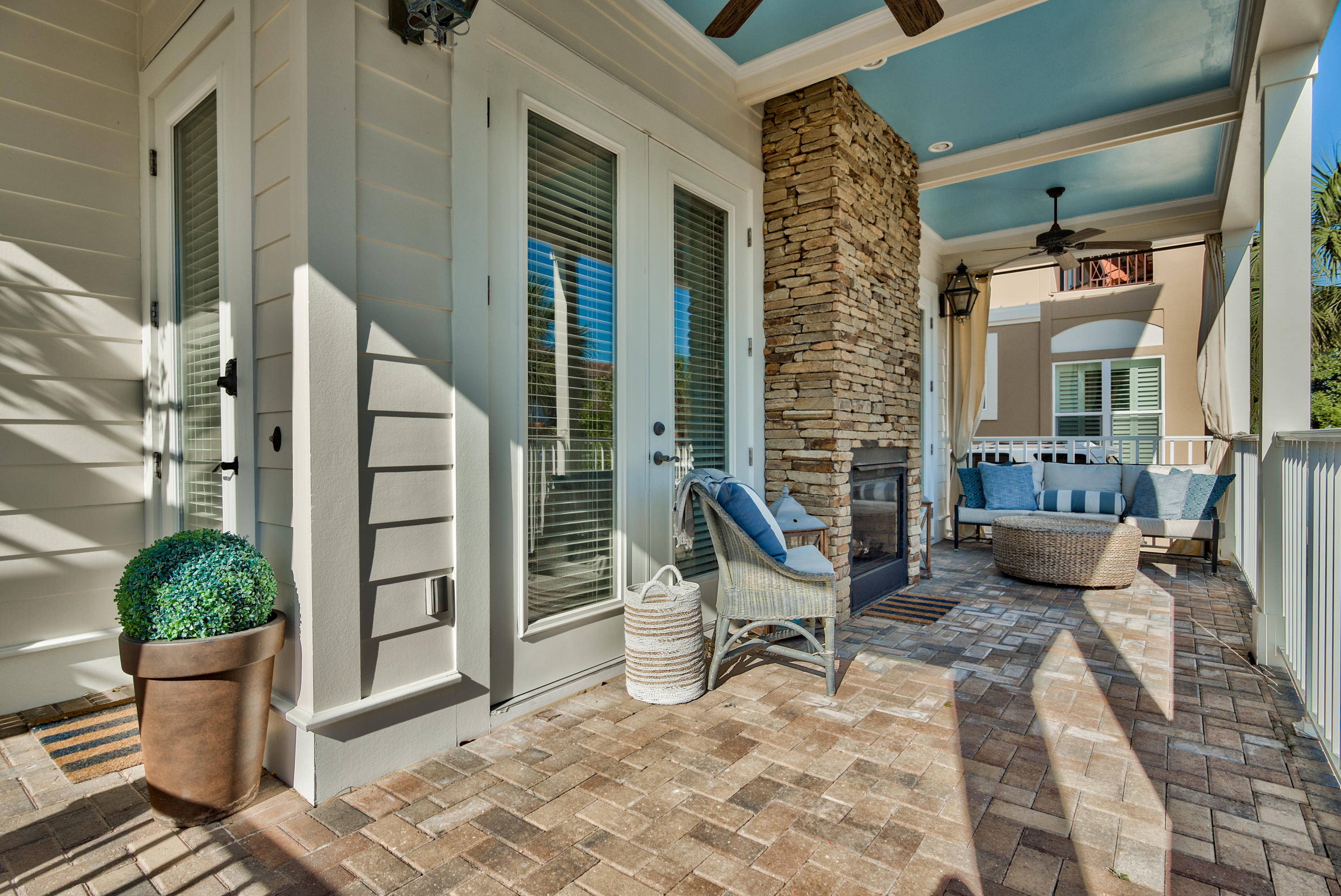 70 White Cliffs Drive