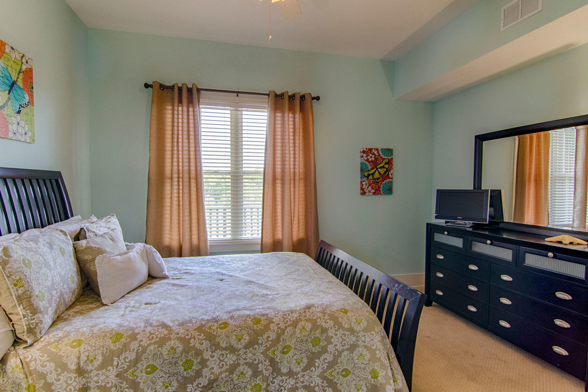 2046 W Co Highway 30-A, UNIT M2-325