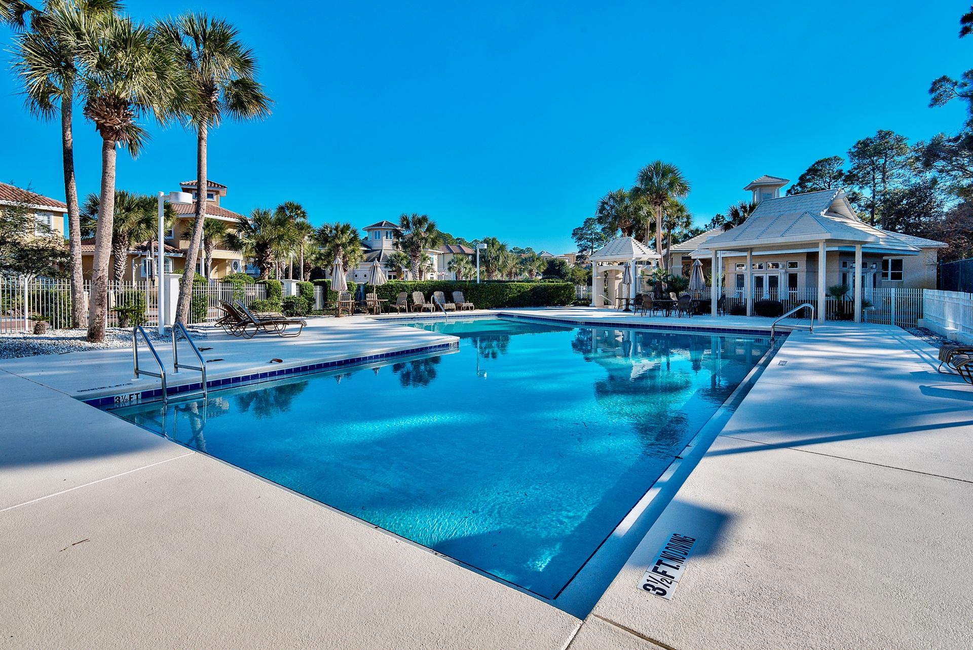 194 White Cliffs Boulevard