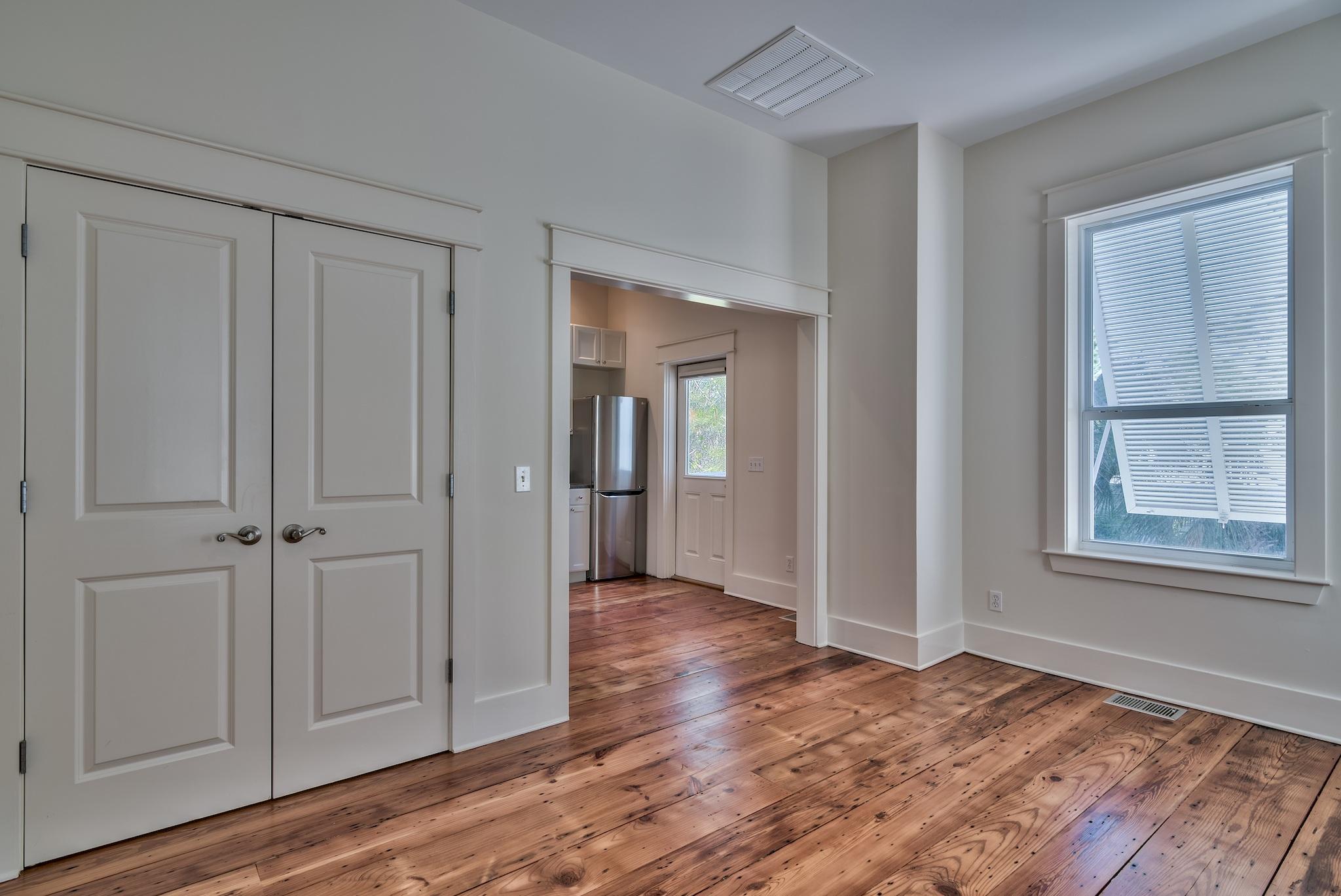 194 White Cliffs Boulevard