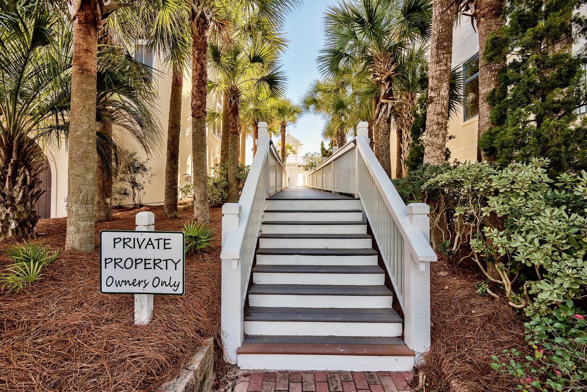 194 White Cliffs Boulevard
