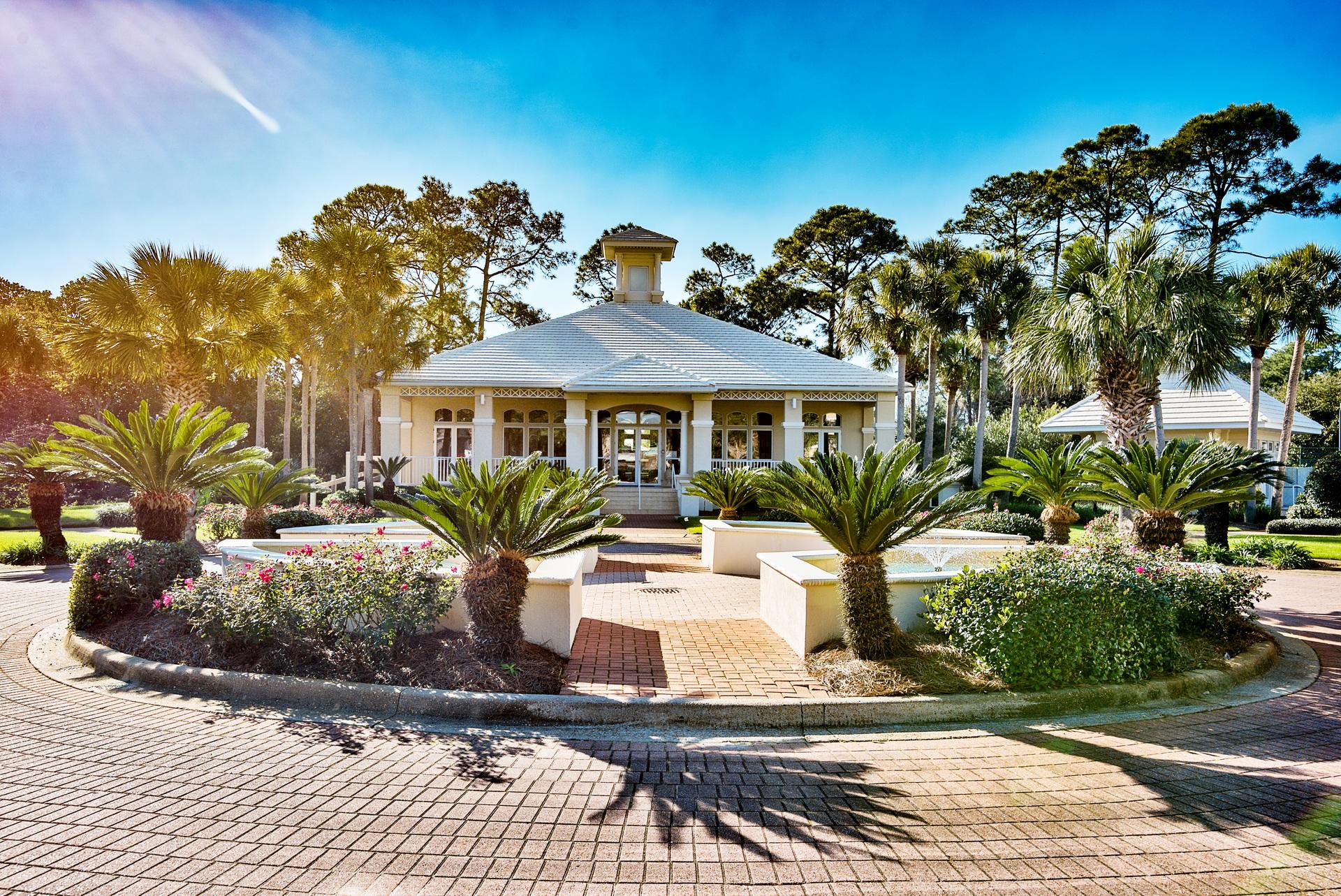194 White Cliffs Boulevard