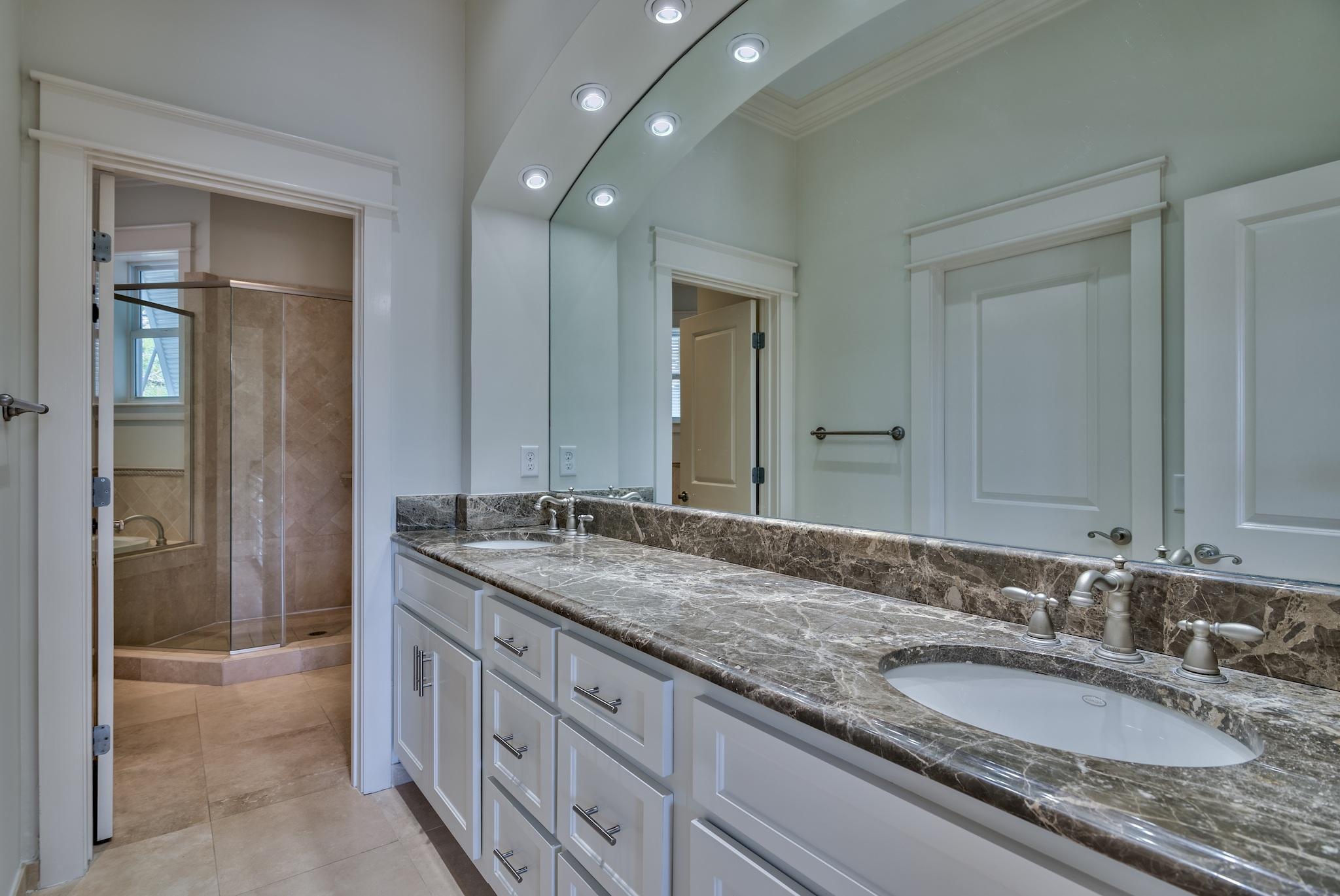 194 White Cliffs Boulevard