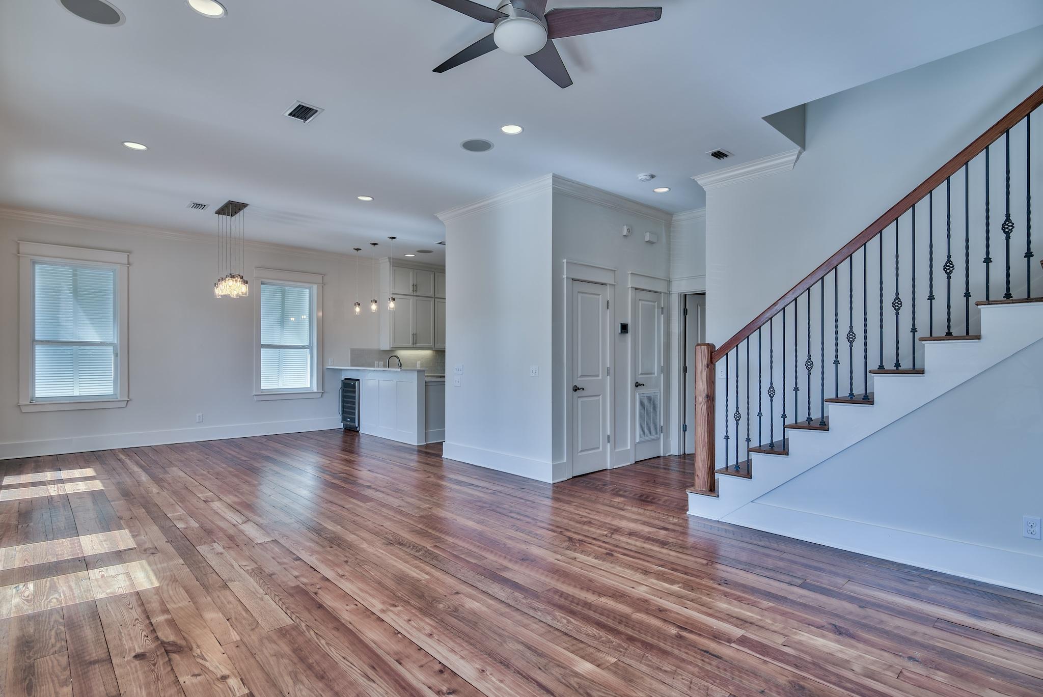 194 White Cliffs Boulevard