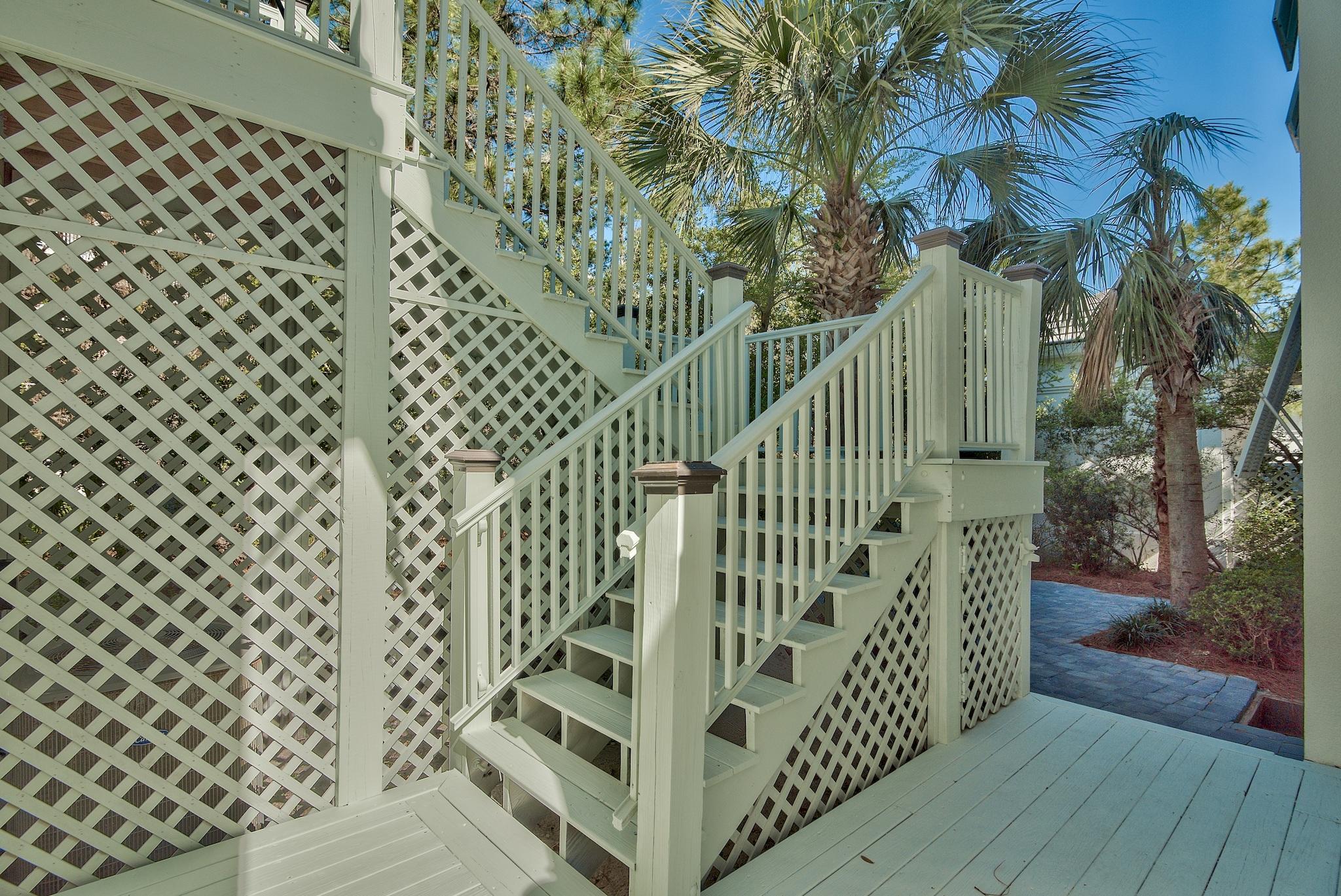 194 White Cliffs Boulevard