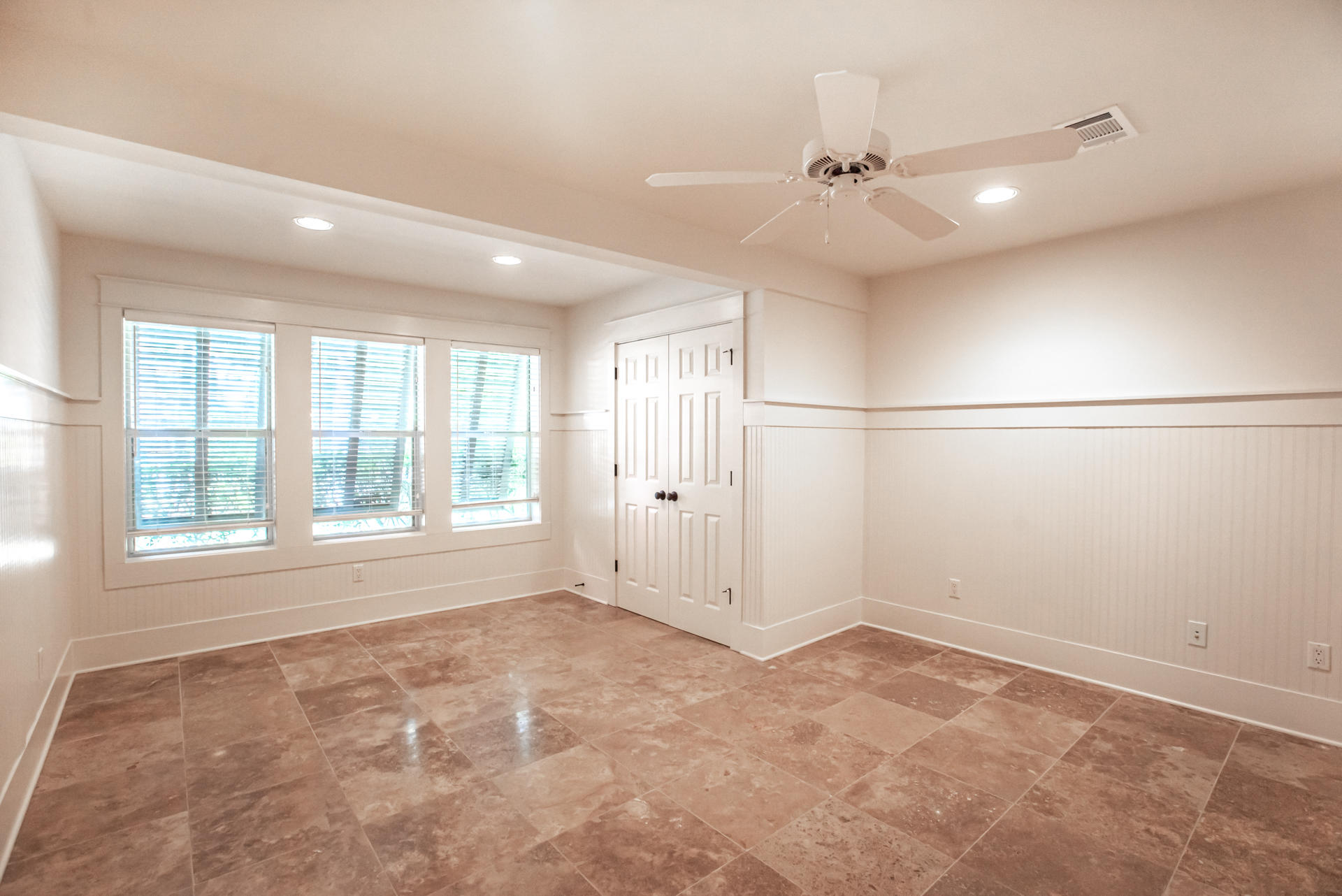 180 E Shallows Drive
