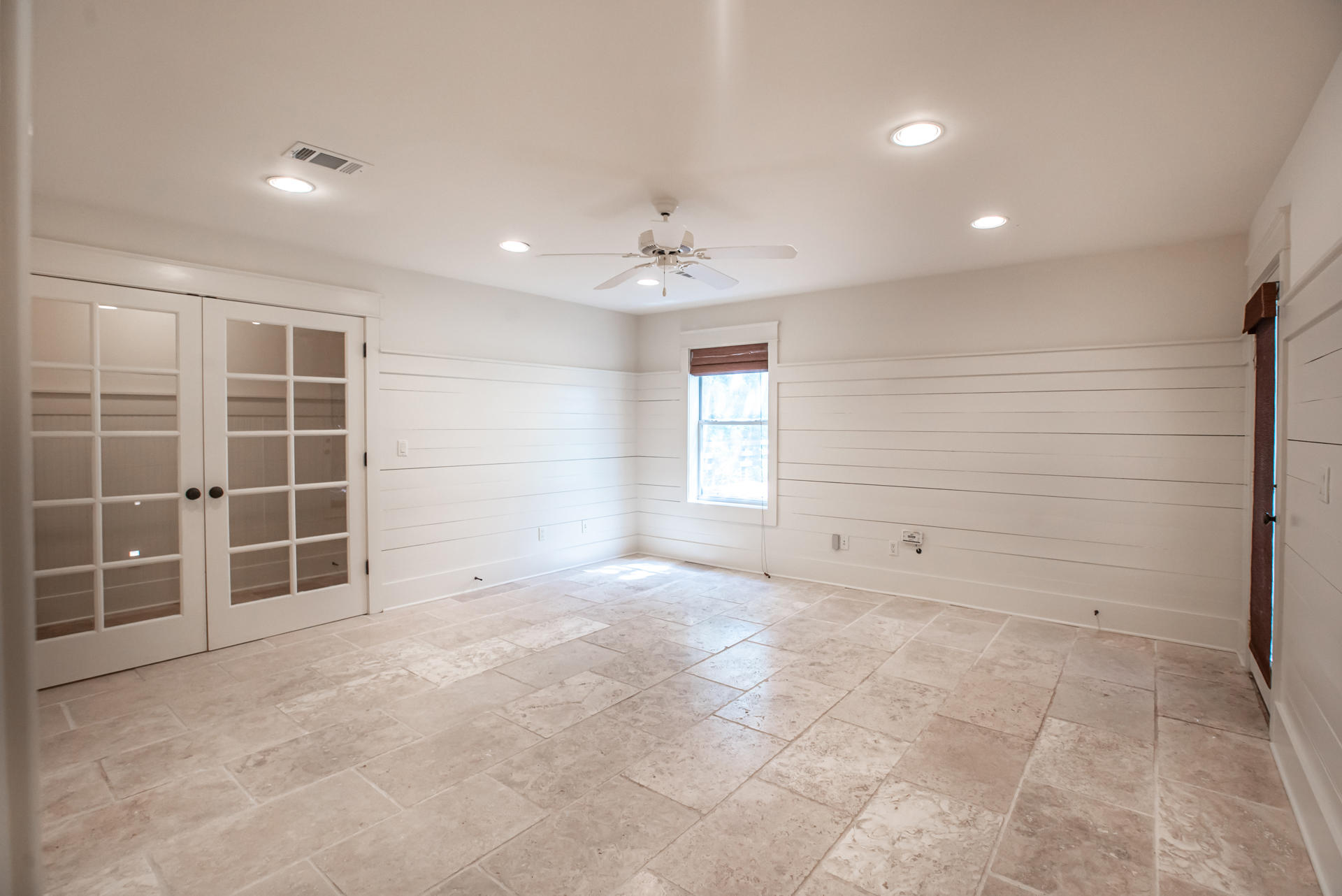 180 E Shallows Drive