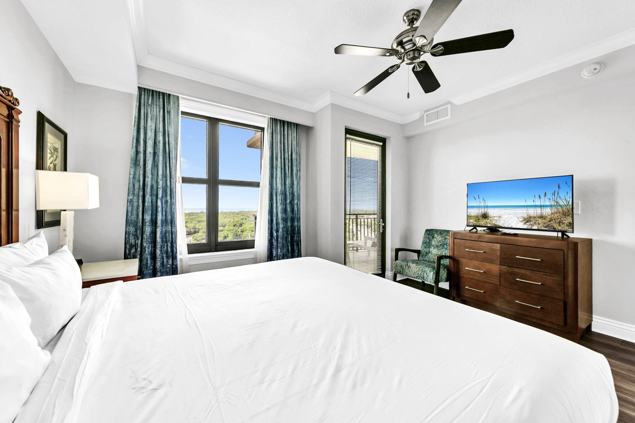 10 Harbor Boulevard, E610 - Week A