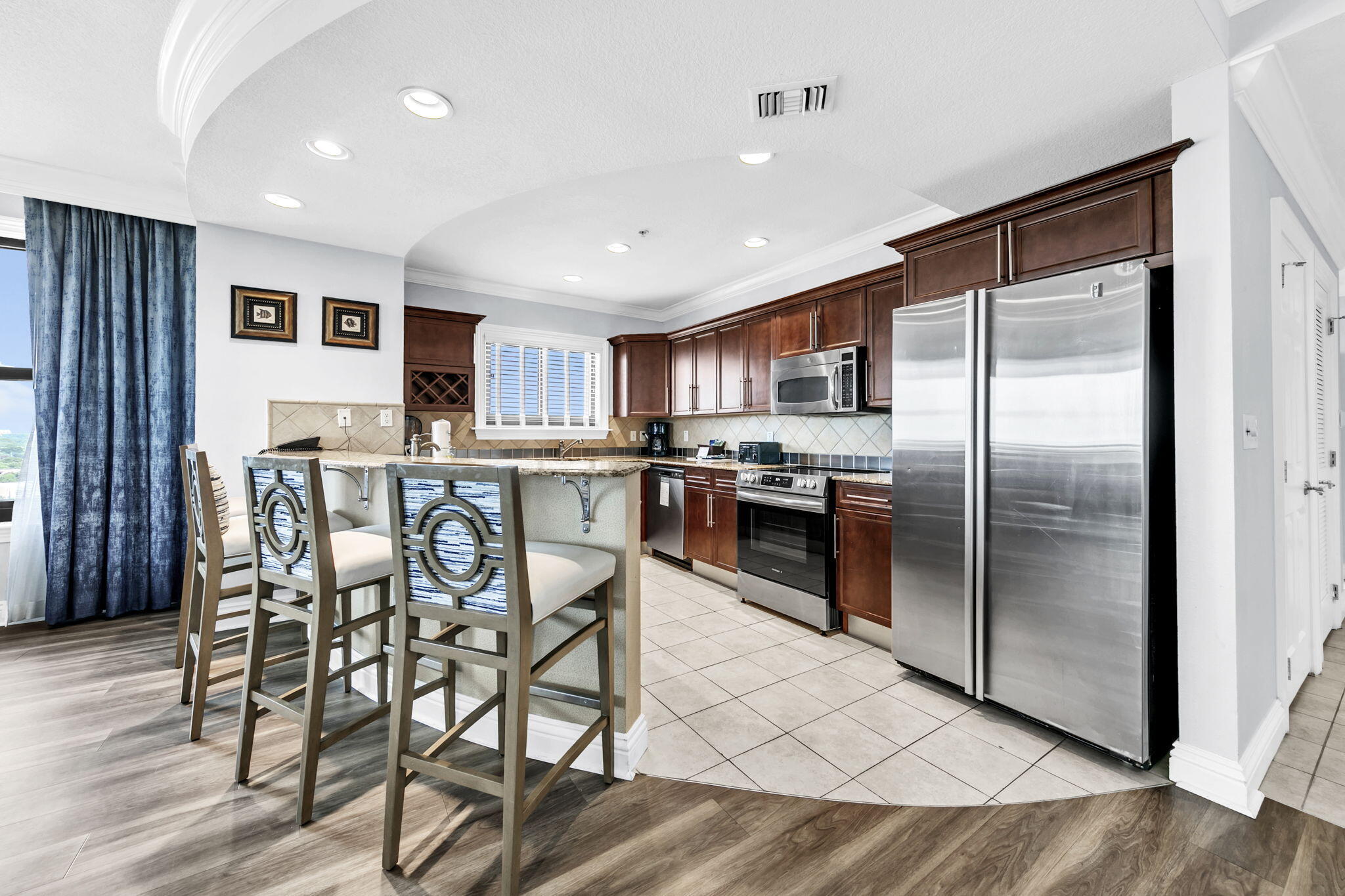 10 Harbor Boulevard, E610 - Week A