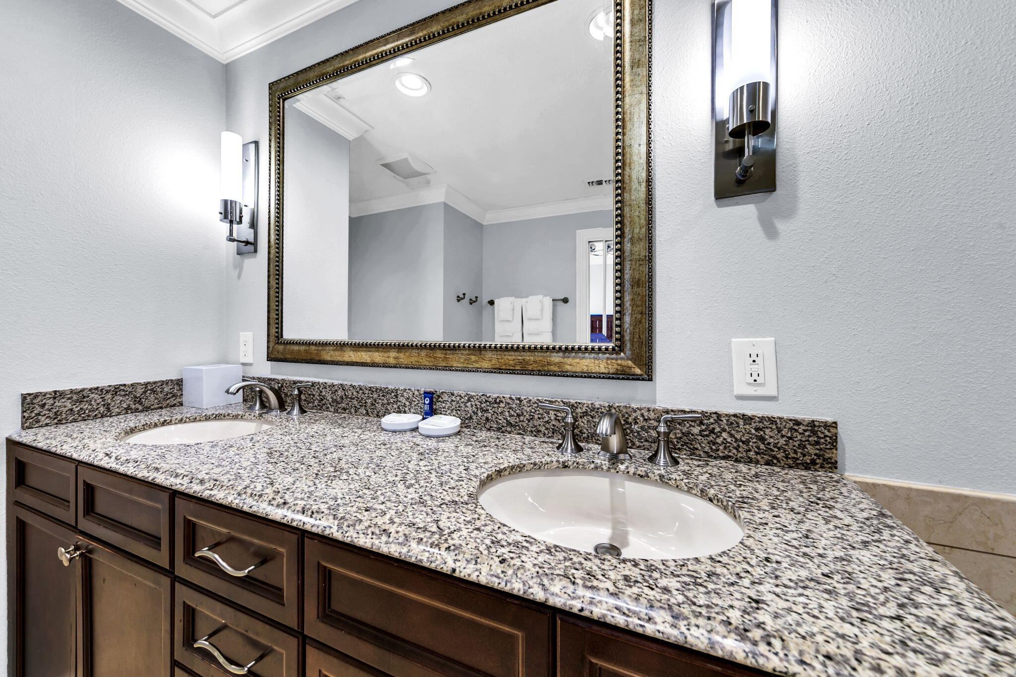 10 Harbor Boulevard, E610 - Week A