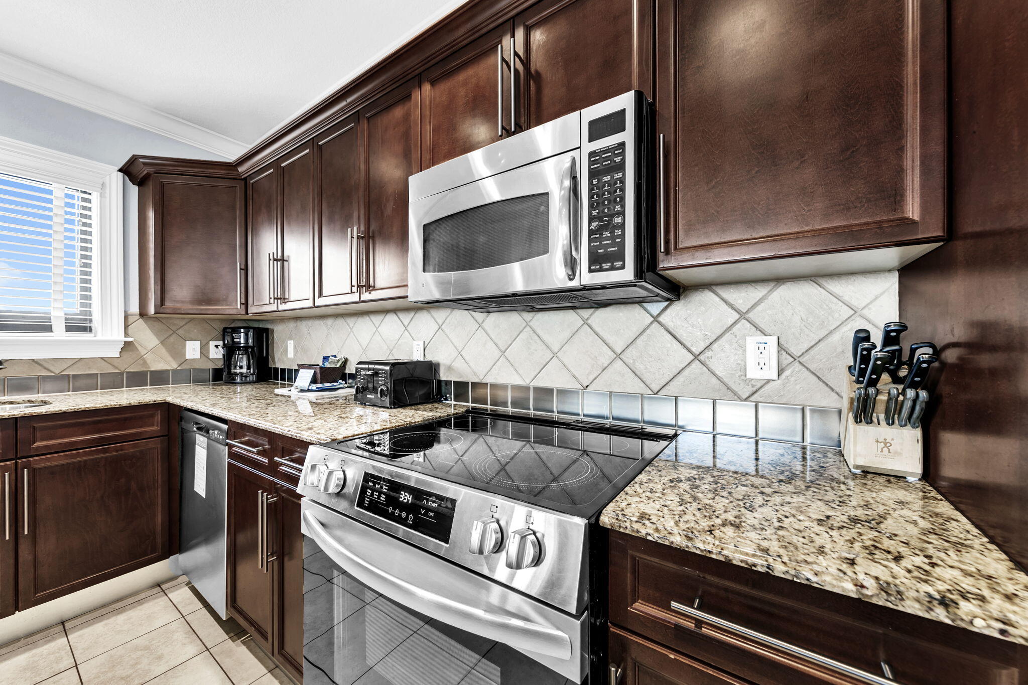 10 Harbor Boulevard, E610 - Week A