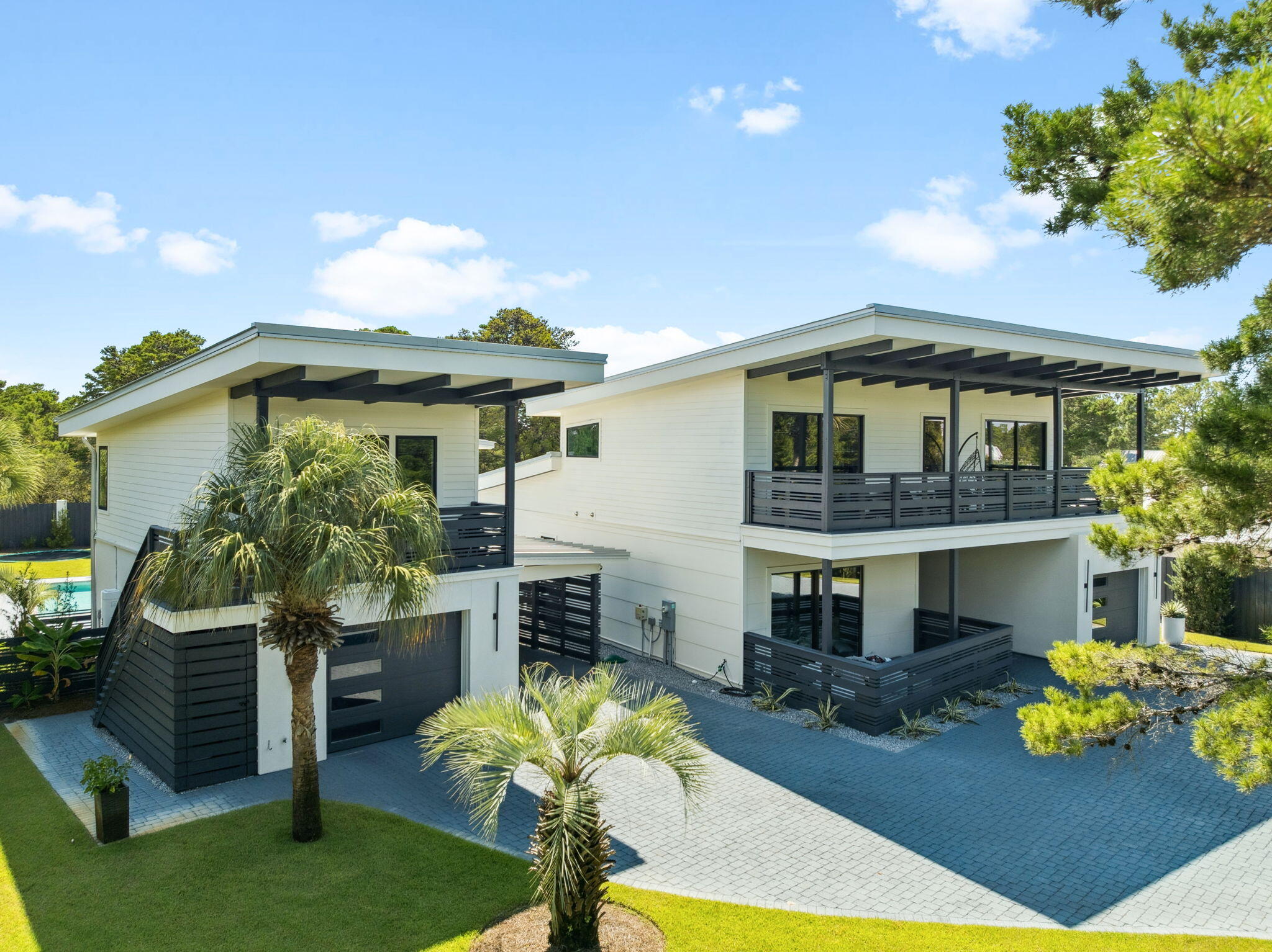 114 E Surfside Drive