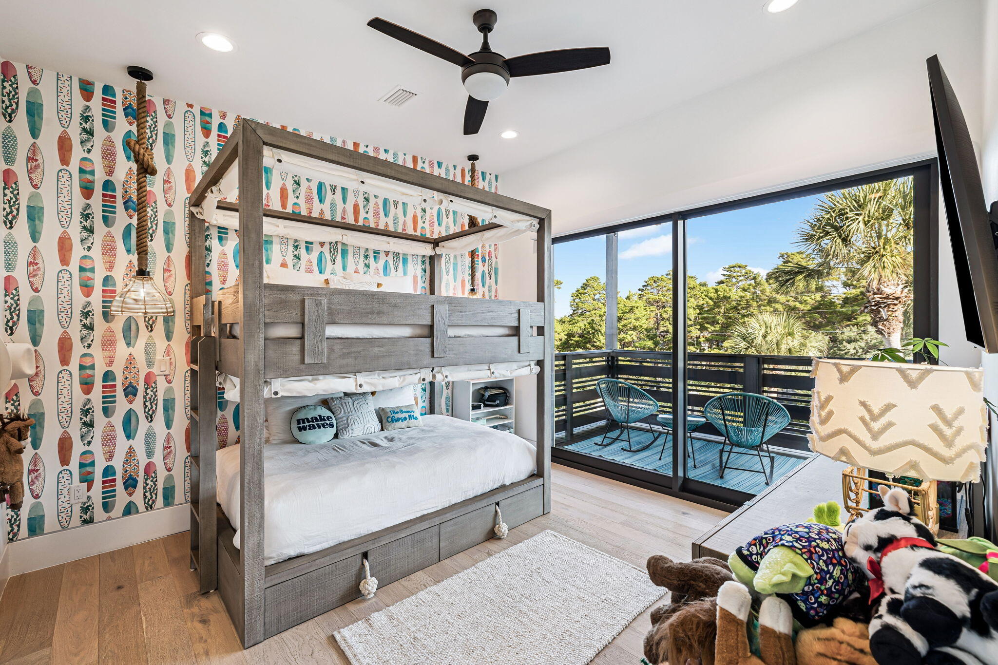 114 E Surfside Drive