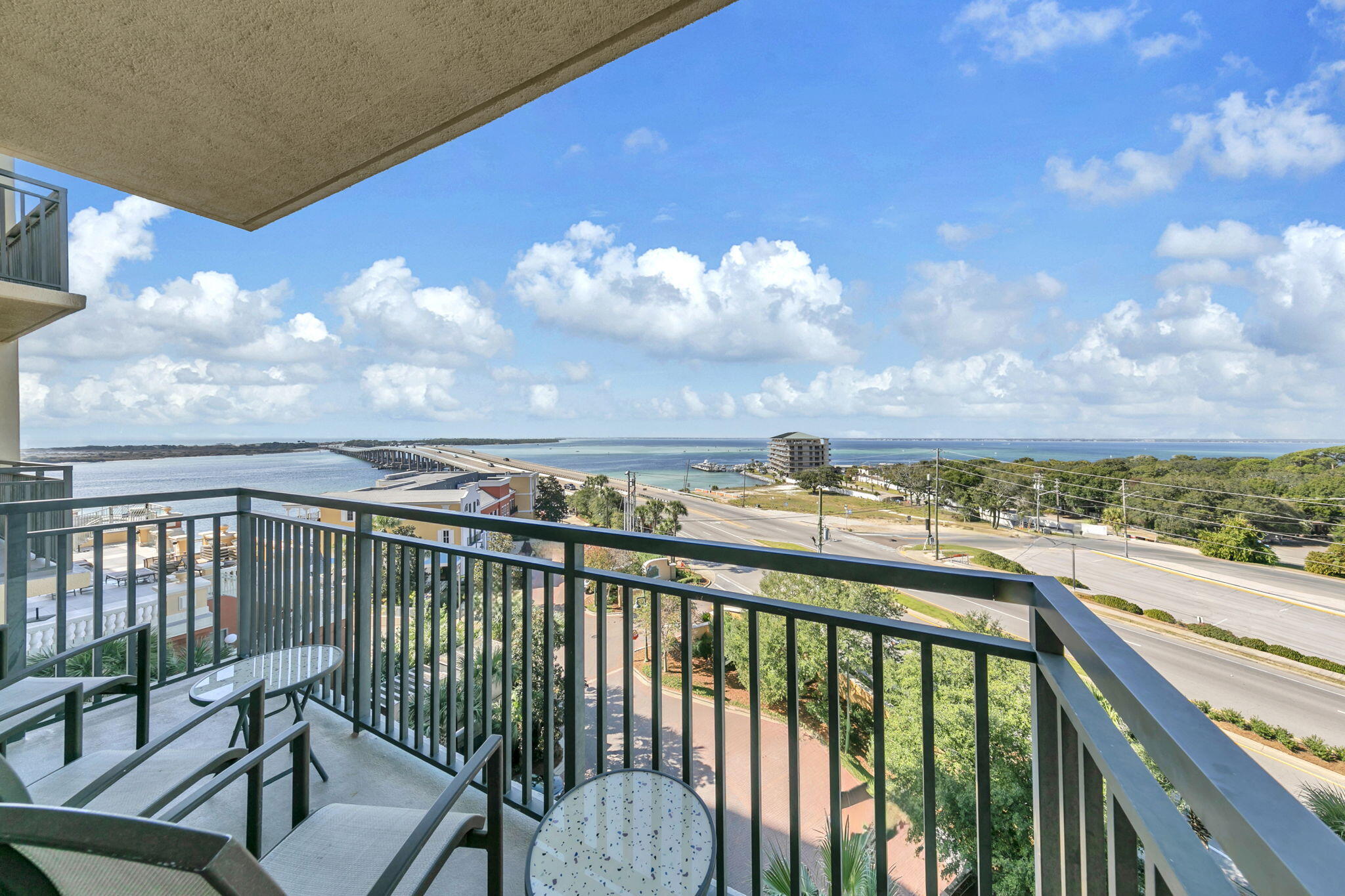 10 Harbor Boulevard, W329