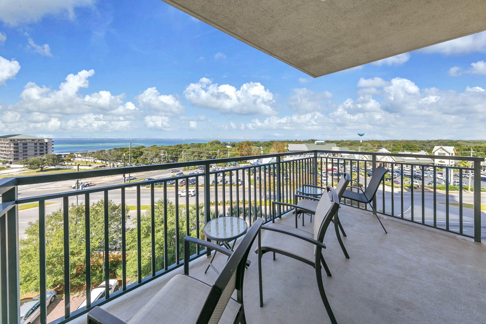 10 Harbor Boulevard, W329