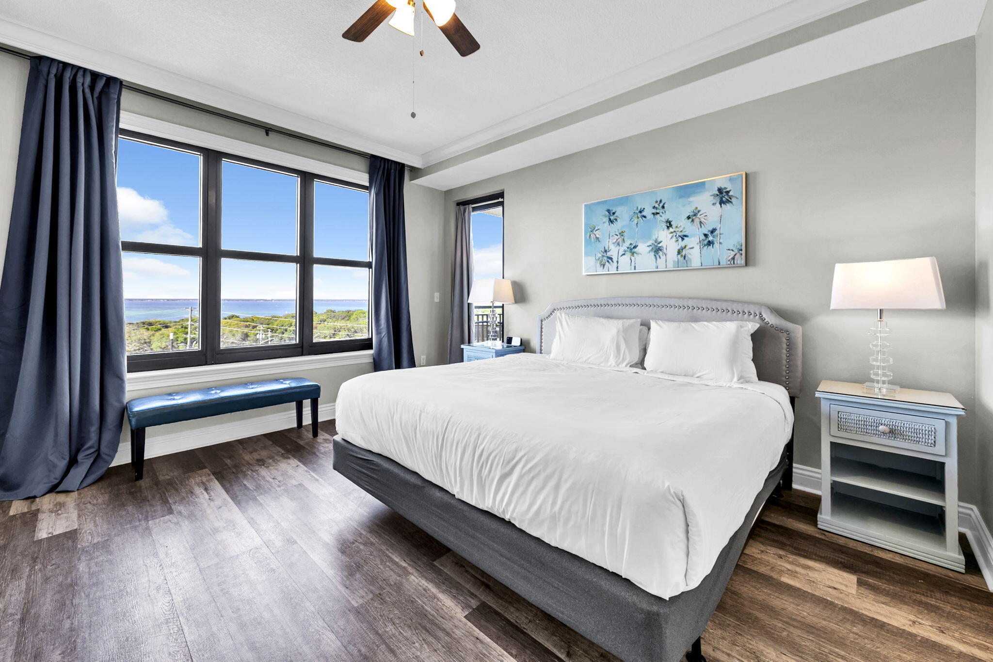 10 Harbor Boulevard, W329